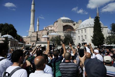 تركيا : تحويل آيا صوفيا من متحف الى مسجد